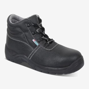 Beeswift Dual Density Pu Chukka S3 Black Boot 05 CF55BL05