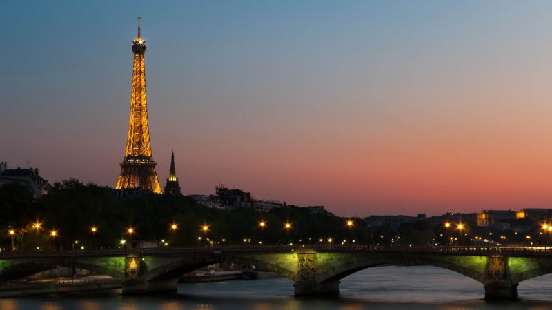 night paris eiffel tower