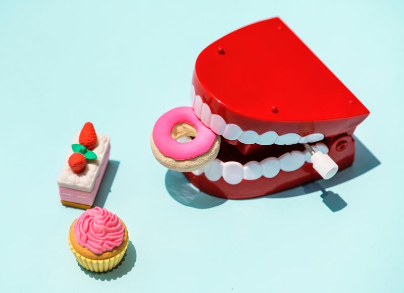 wind up teeth chewing fake food